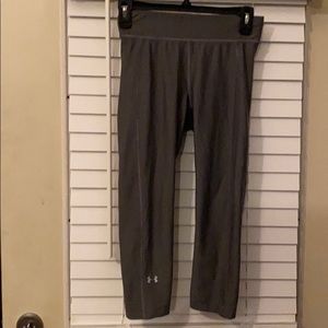 Under Armour capri leggings.